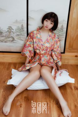 女厕美女撒尿